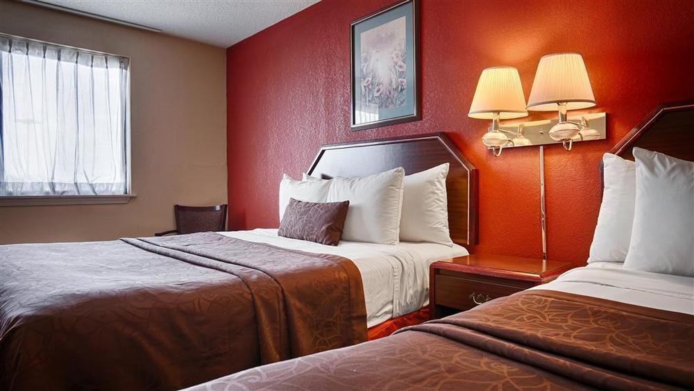 American Inn & Suites West Memphis Room photo