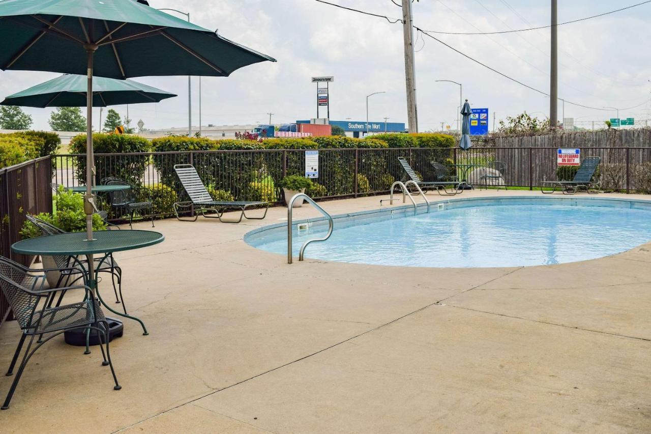 American Inn & Suites West Memphis Exterior photo